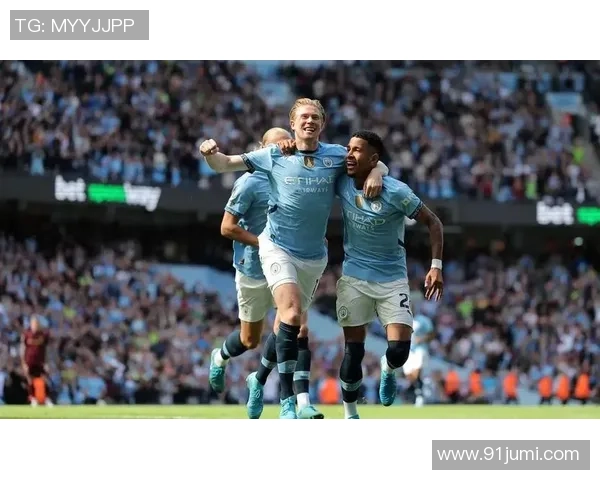 足总杯精彩对决曼城逆转里昂展现强大实力与团队配合