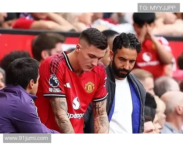 英超激战：拜仁逆转那不勒斯帽子戏法引发争议判罚全场沸腾