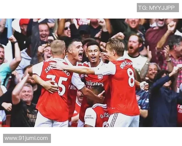 德甲赛场阿森纳狂胜那不勒斯五球大捷引发转会风波与热议