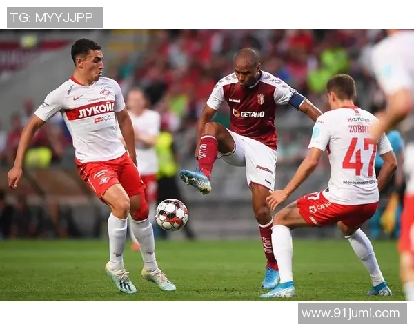 英超精彩对决巴黎圣日耳曼大胜本菲卡引发争议判罚热议