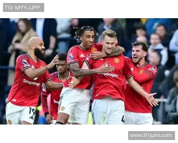 英超激战曼联与皇马战成平局争议判罚引发全场热议