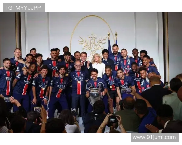 西甲赛场惊现冷门巴黎圣日耳曼逆转多特蒙德引发全场沸腾 西甲赛场惊现冷门巴黎圣日耳曼逆转多特蒙德引发全场沸腾